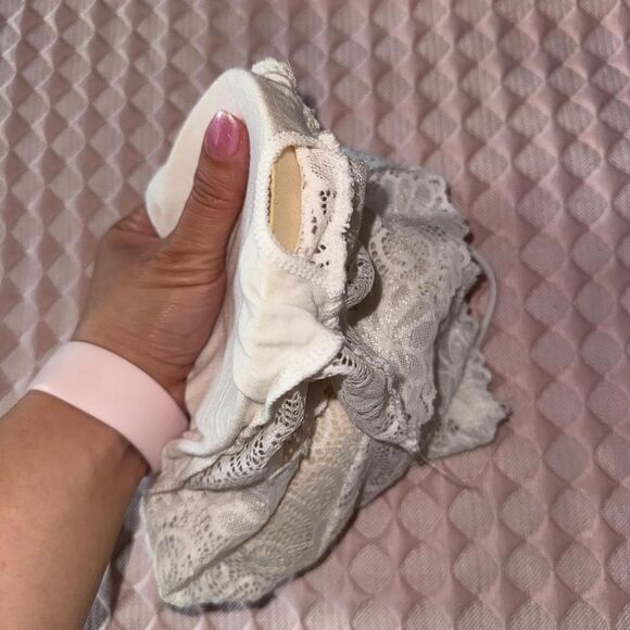 White Lace Strappy Bralette - Picture 4 of 4